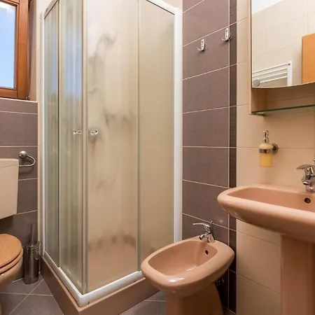 Apartament Awesome In With House Sea View *