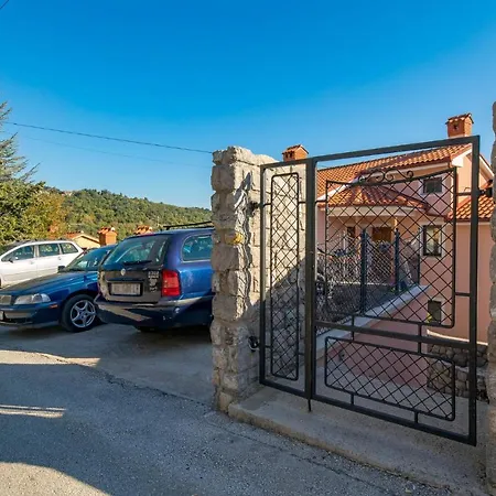 2 Bedroom Front In
