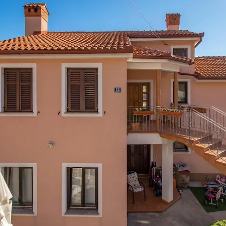 2 Bedroom Front In