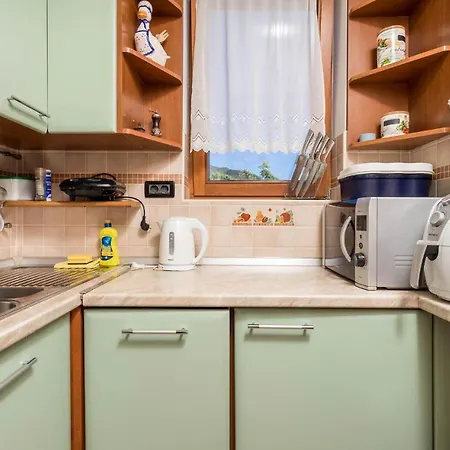 2 Bedroom Front In *
