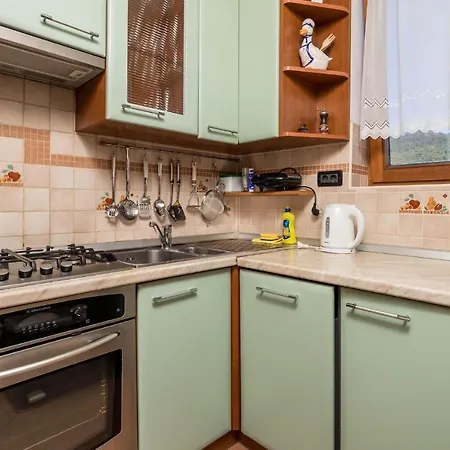 2 Bedroom Front In Apartment